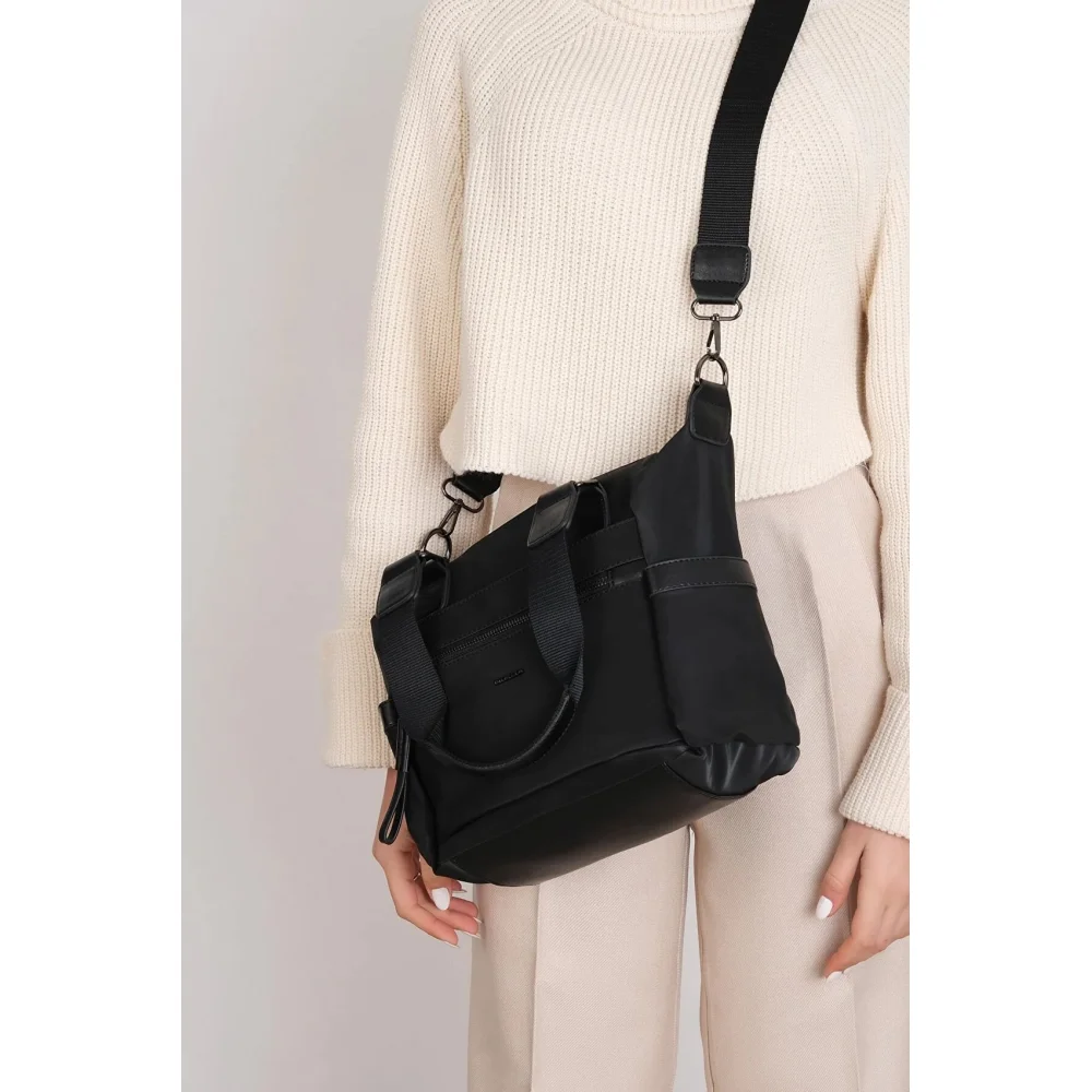 Mega Bag Γυναικεία Τσάντα ώμου μονής θήκης Μαύρο MEGA818-BLK Mega Bag Γυναικεία Τσάντα ώμου μονής θήκης Μαύρο MEGA818-BLK